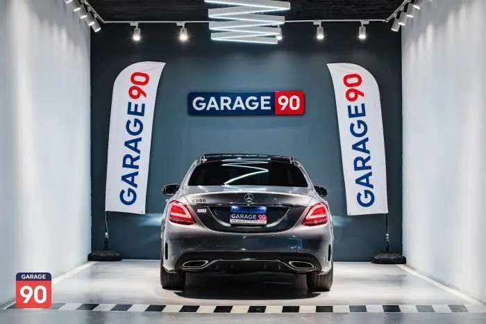 Mercedes-Benz C300 2020 - صورة 4