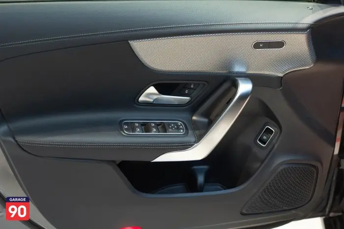 Mercedes-Benz CLA180 2022 - صورة 18