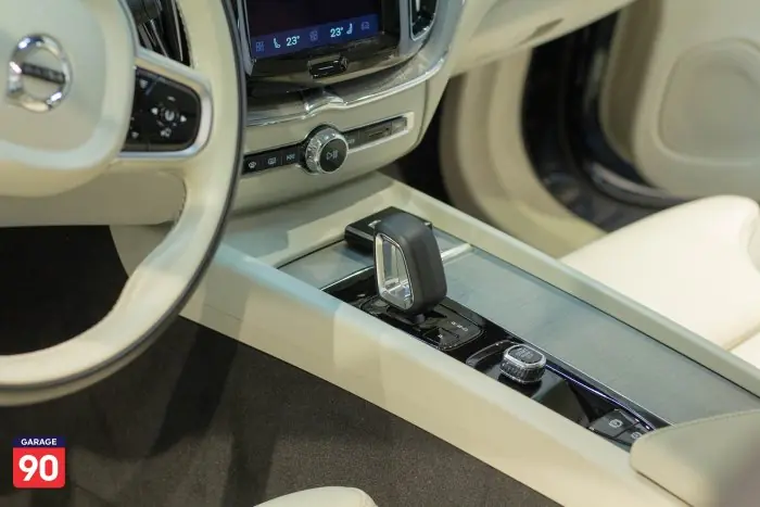 Volvo XC60 2025 - صورة 14
