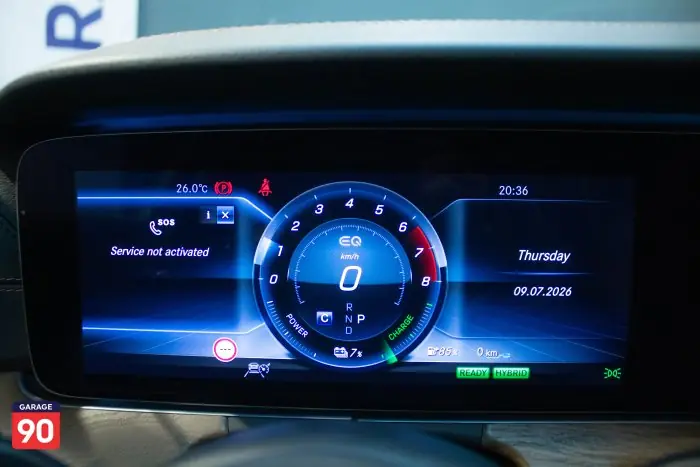 Mercedes-Benz E300e 2019 - صورة 14