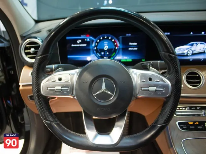 Mercedes-Benz E300e 2019 - صورة 13