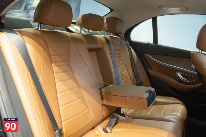 Mercedes-Benz E300e 2019 - صورة 20