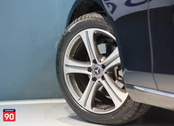 Mercedes E180 Aventguard Plus Wakeel 2019 - صورة 9