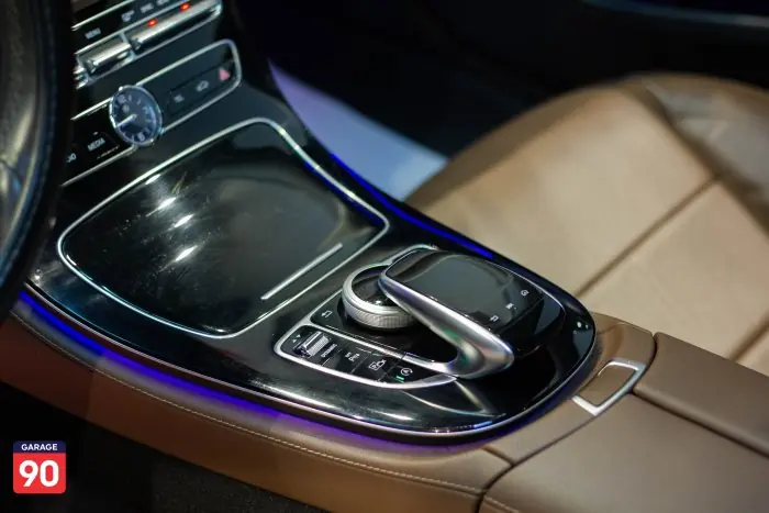 Mercedes E180 Aventguard Plus Wakeel 2019 - صورة 16