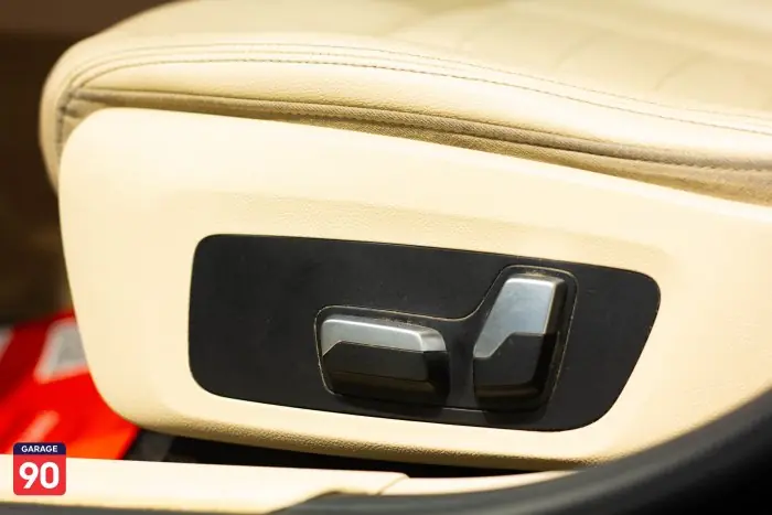bmw 320i 2020 - صورة 18