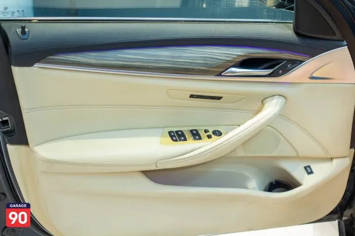 bmw 520i 2020 - صورة 17