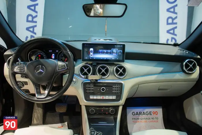Mercedes-Benz GLA200 2019 - صورة 12
