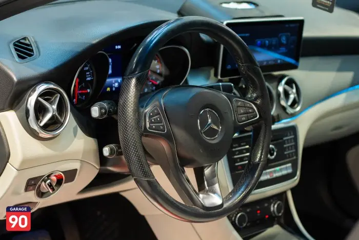 Mercedes-Benz GLA200 2019 - صورة 14