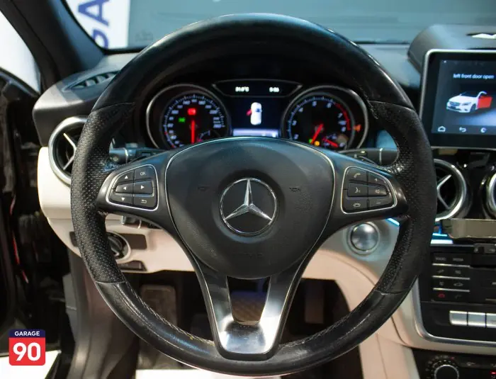Mercedes-Benz GLA200 2019 - صورة 13