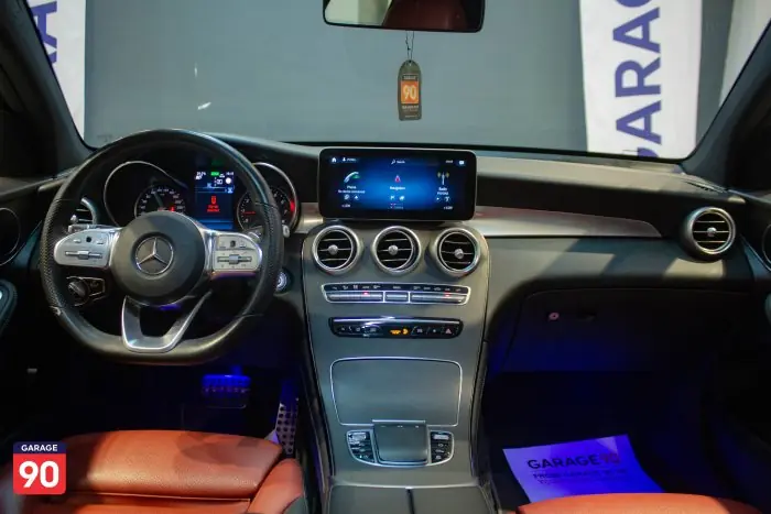 Mercedes-Benz GLC200 2020 - صورة 12
