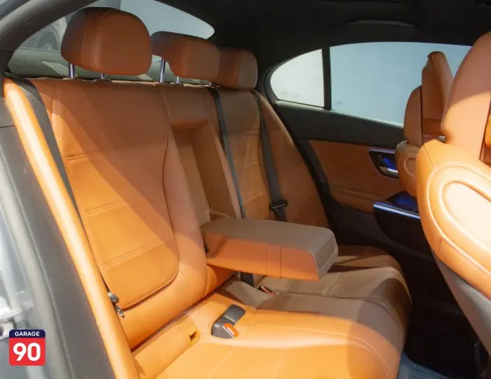 Mercedes-Benz C180 2023 - صورة 19