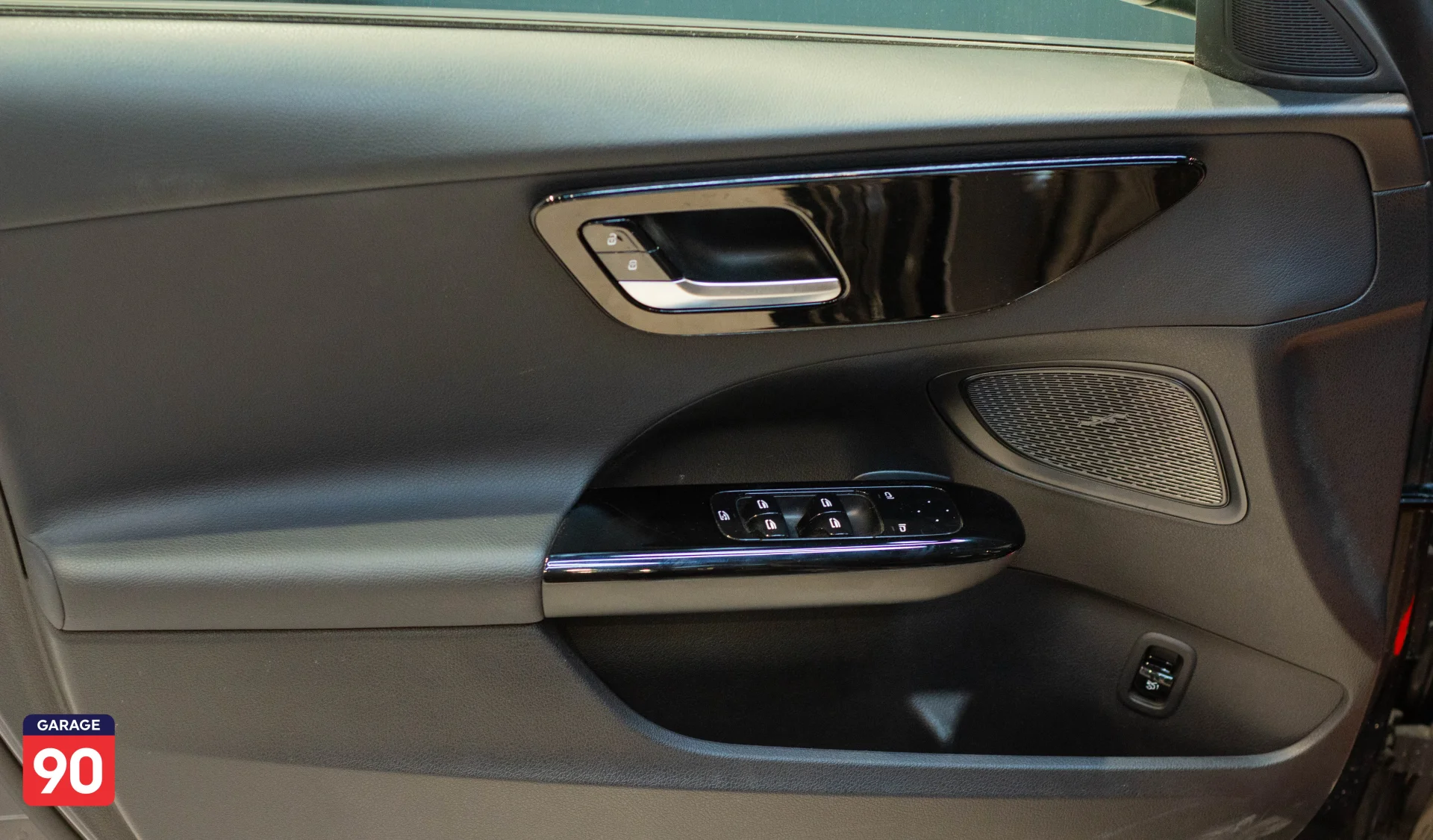 Mercedes C200 Aventguard Import 2024 - صورة 17