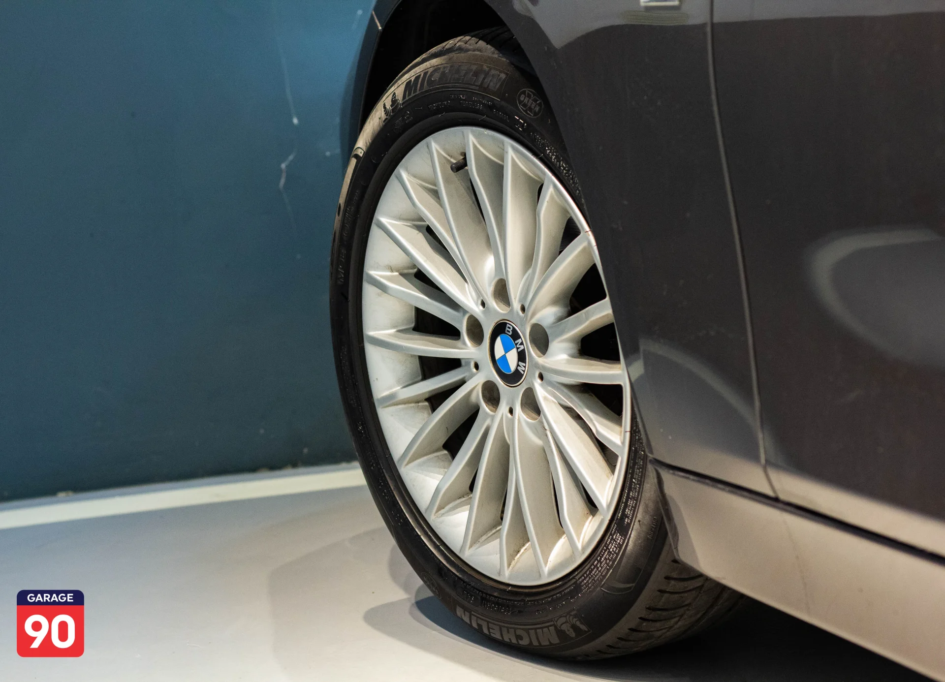 BMW 320 luxury Import 2013 - صورة 9