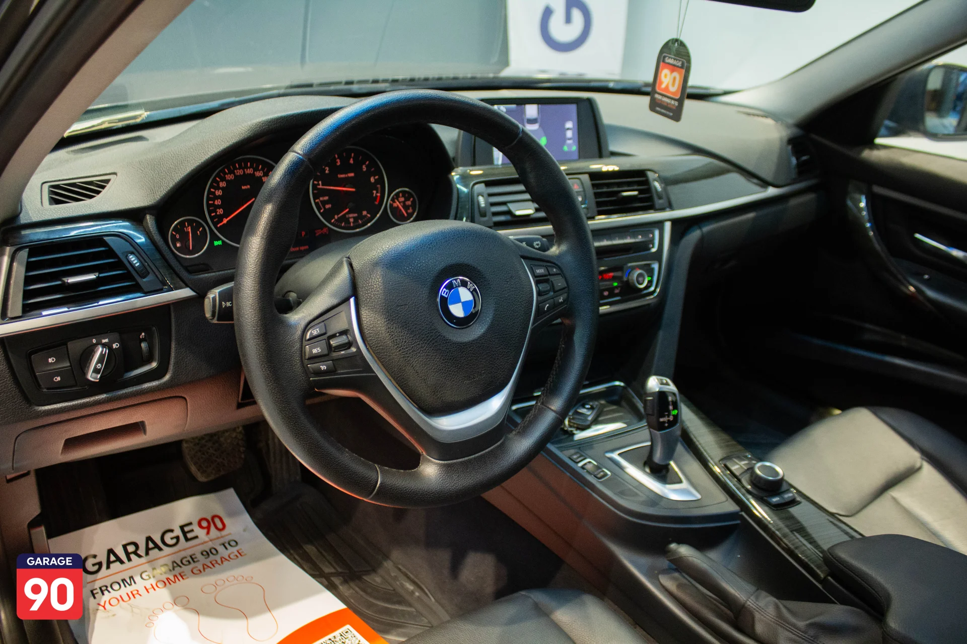 BMW 320 luxury Import 2013 - صورة 14