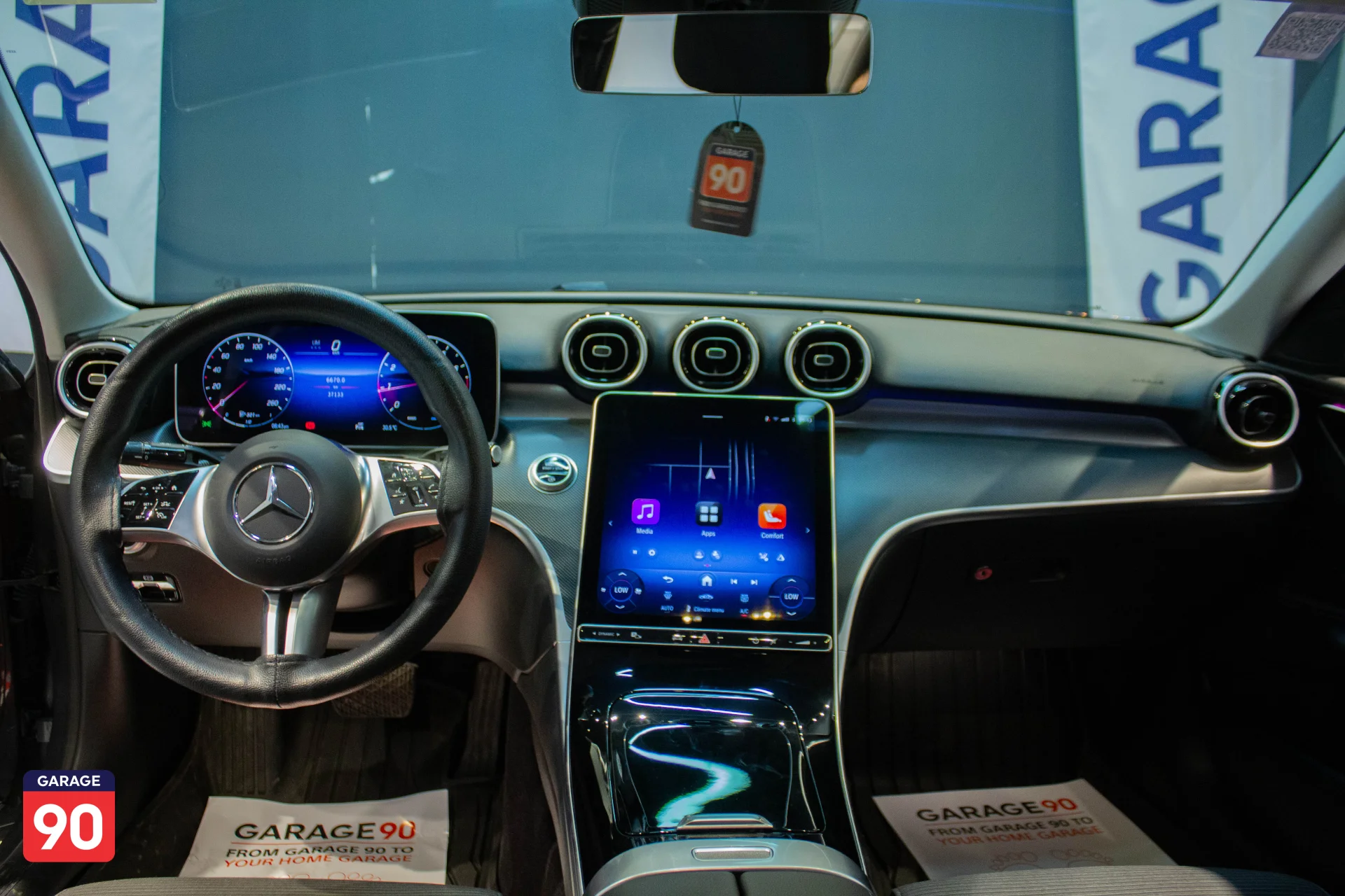 Mercedes C180 Aventguard Wakeel 2025 - صورة 11