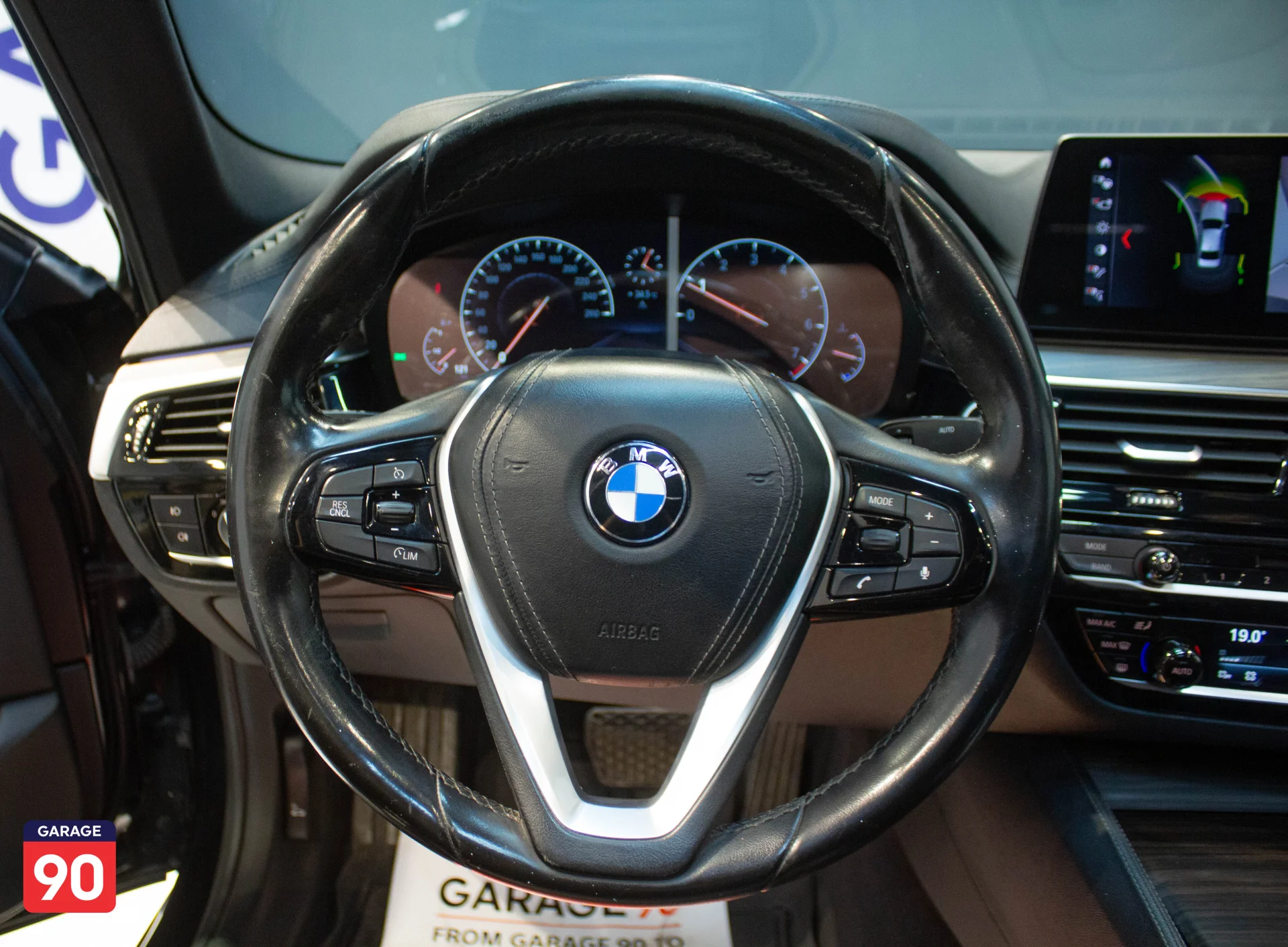BMW 520 luxury Wakeel 2019 - صورة 13
