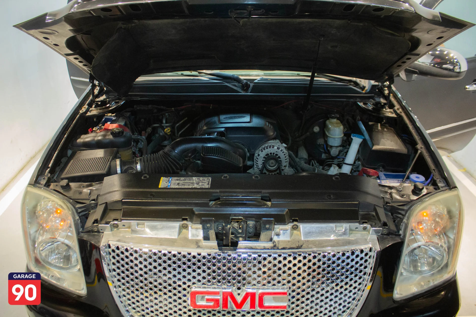 GMC Yukon XL Import 2008 - صورة 3