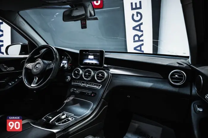 Mercedes-Benz GLC300 2019 - صورة 11