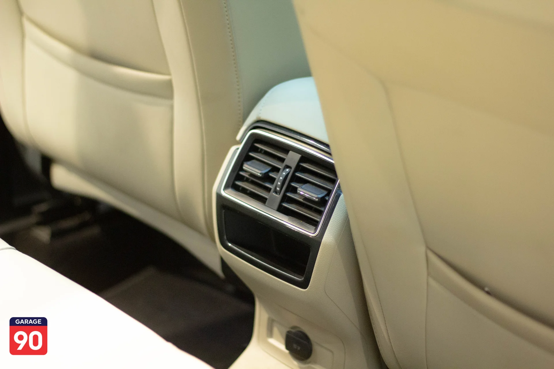 Skoda Karoq Sport Line Import 2022 - صورة 16
