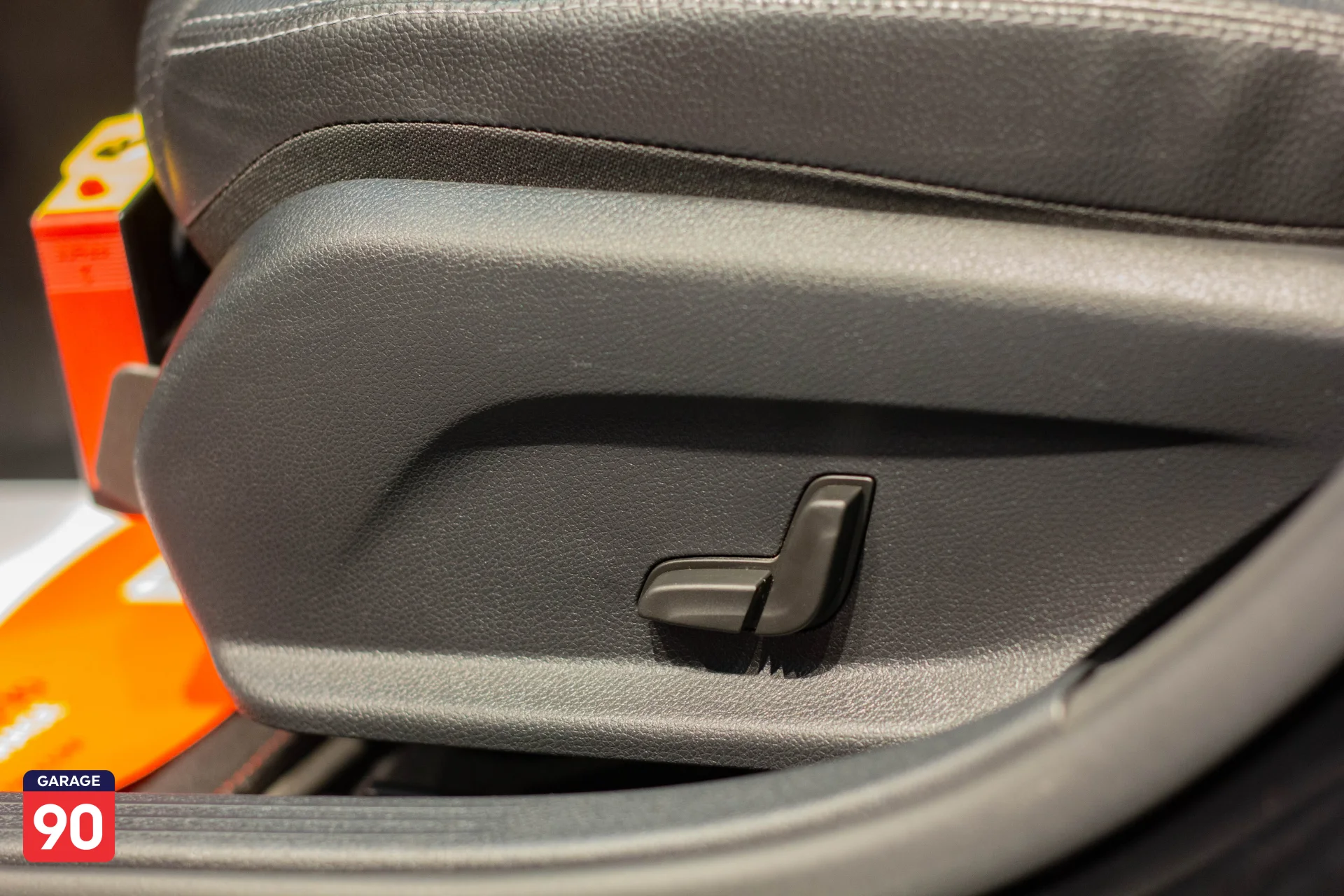 Mercedes C180 Avenguard Plus Wakeel 2019 - صورة 18