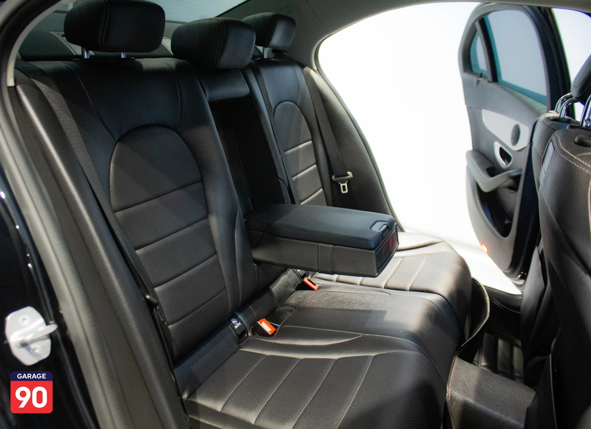 Mercedes C180 Avenguard Plus Wakeel 2019 - صورة 20