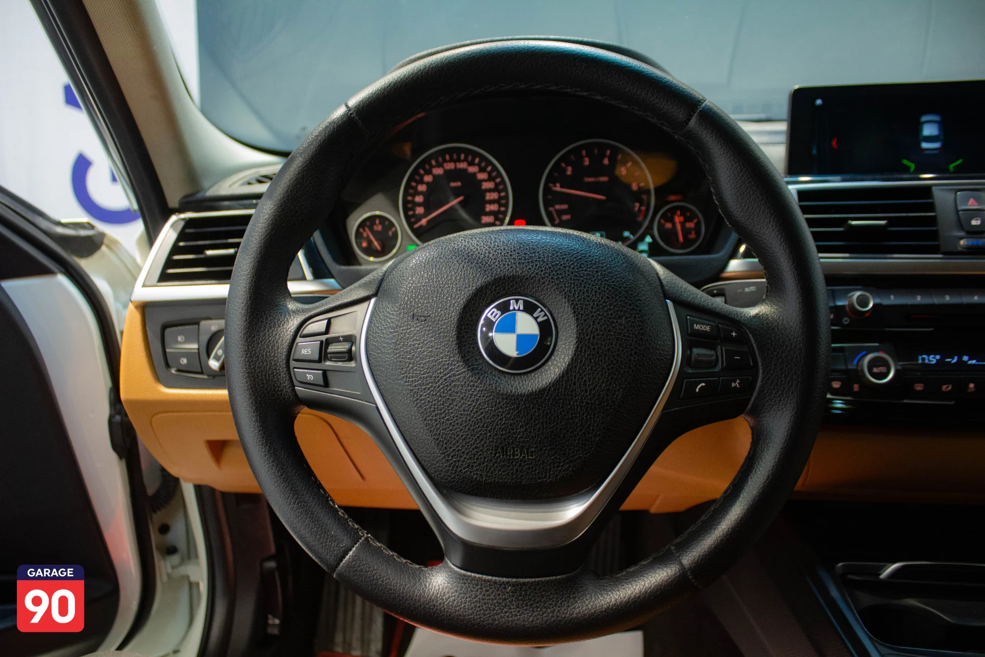 Bmw 318i Luxury Wakeel 2018 - صورة 13