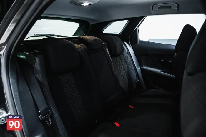 Peugeot 3008 2021 - صورة 19
