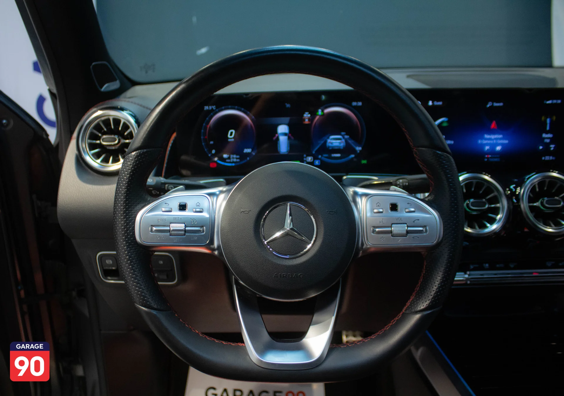 Mercedes EQB350 Wakeel 2023 - صورة 13