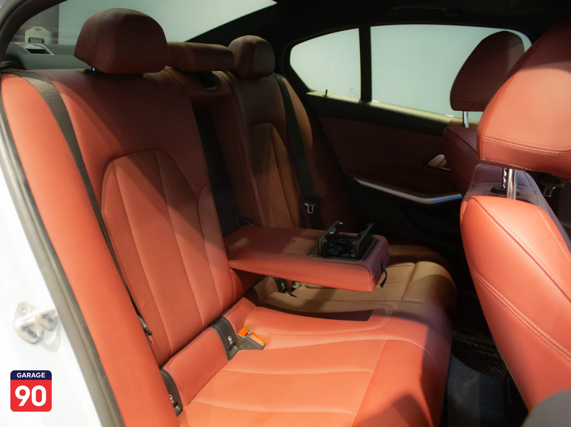 BMW 320i M Sport Wakeel 2023 - صورة 19