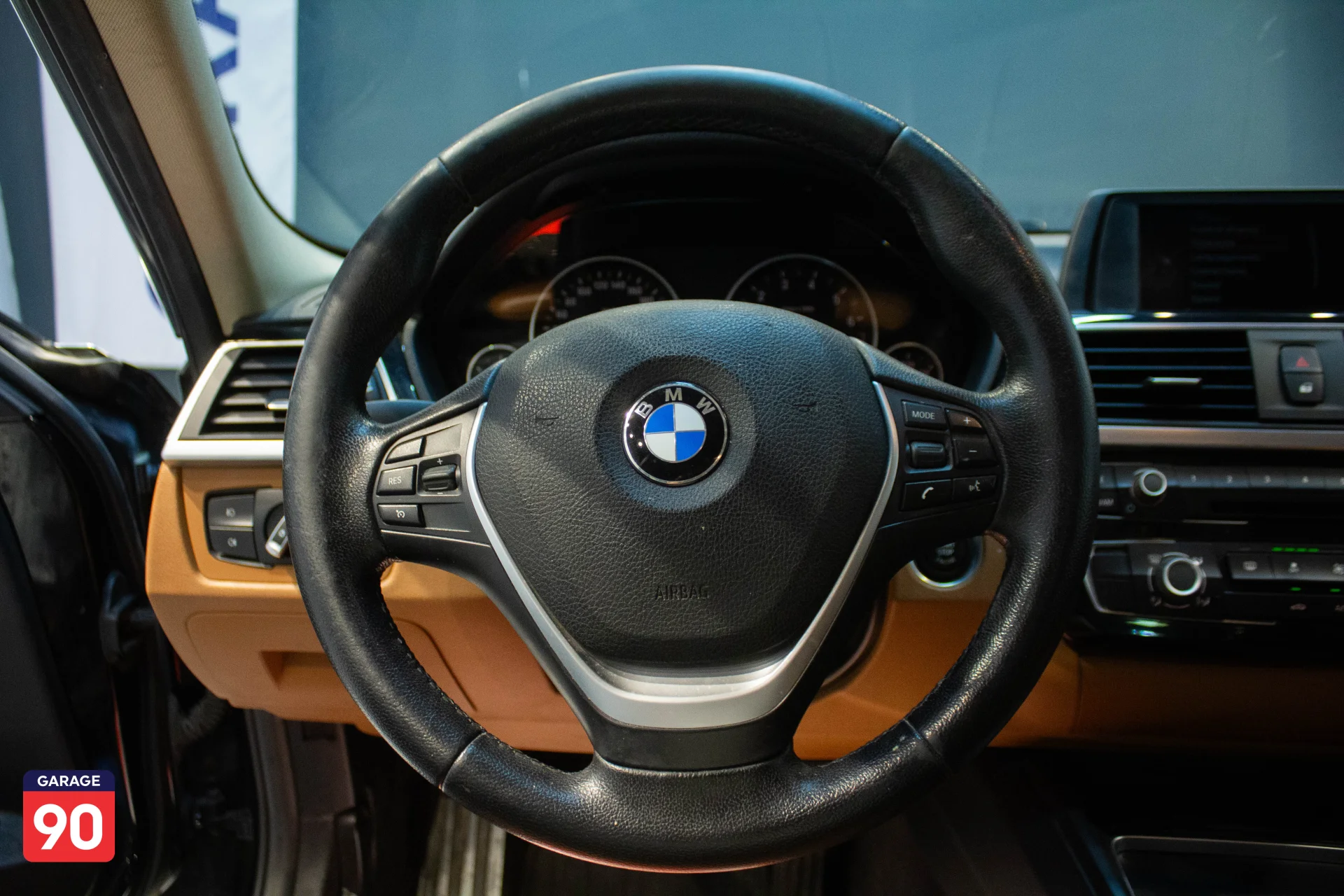 Bmw 318 Luxury Wakeel 2016 - صورة 14