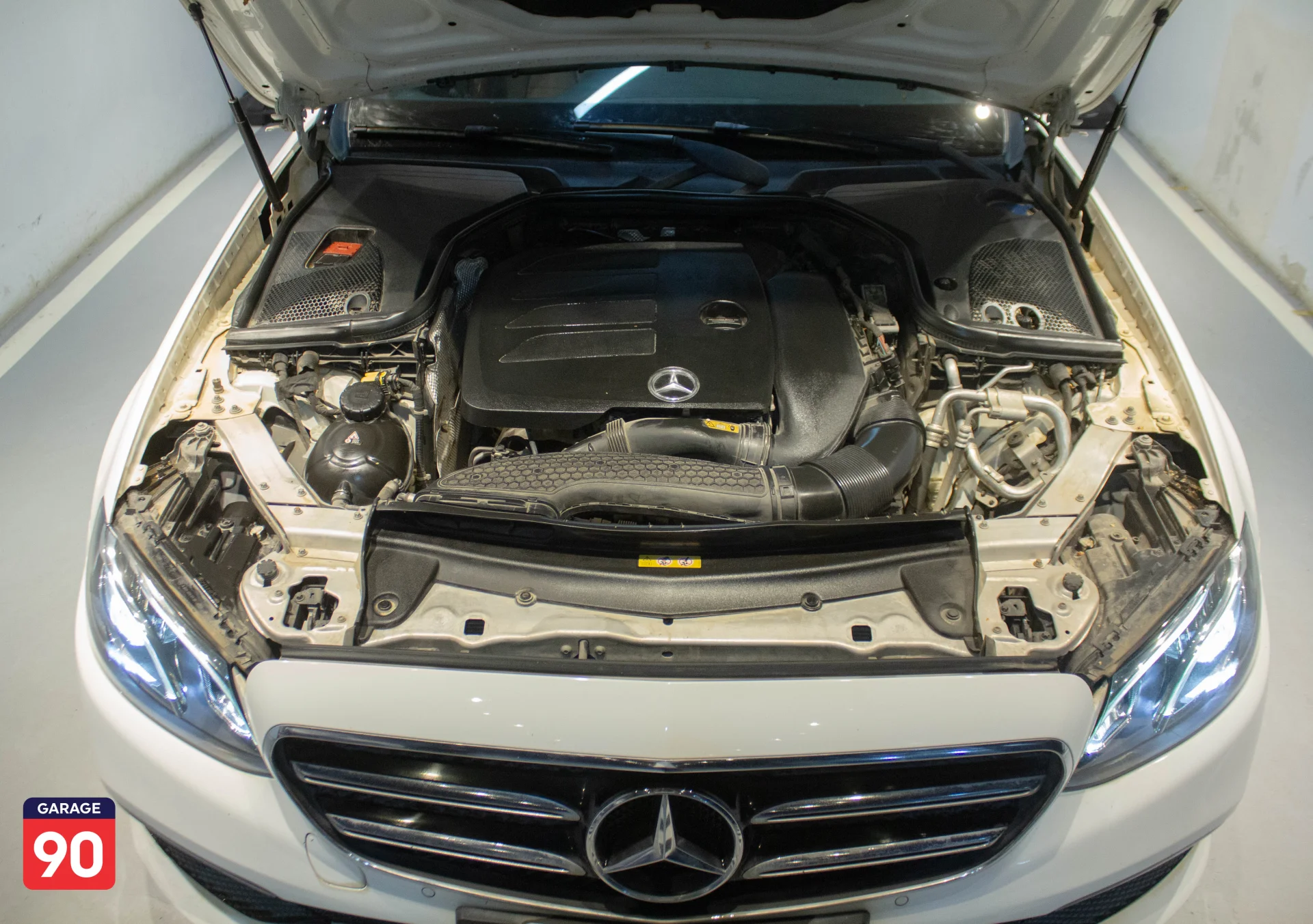 Mercedes E200 Sport Style Wakeel 2020 - صورة 7