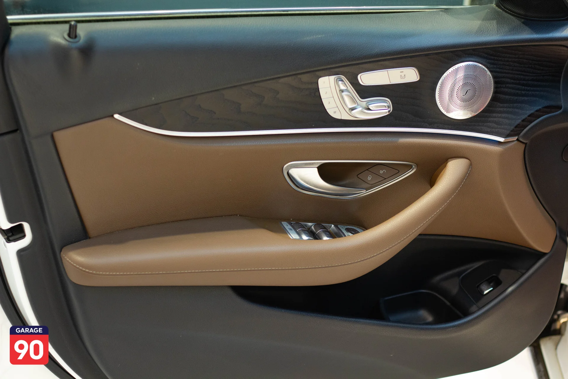 Mercedes E200 Sport Style Wakeel 2020 - صورة 17