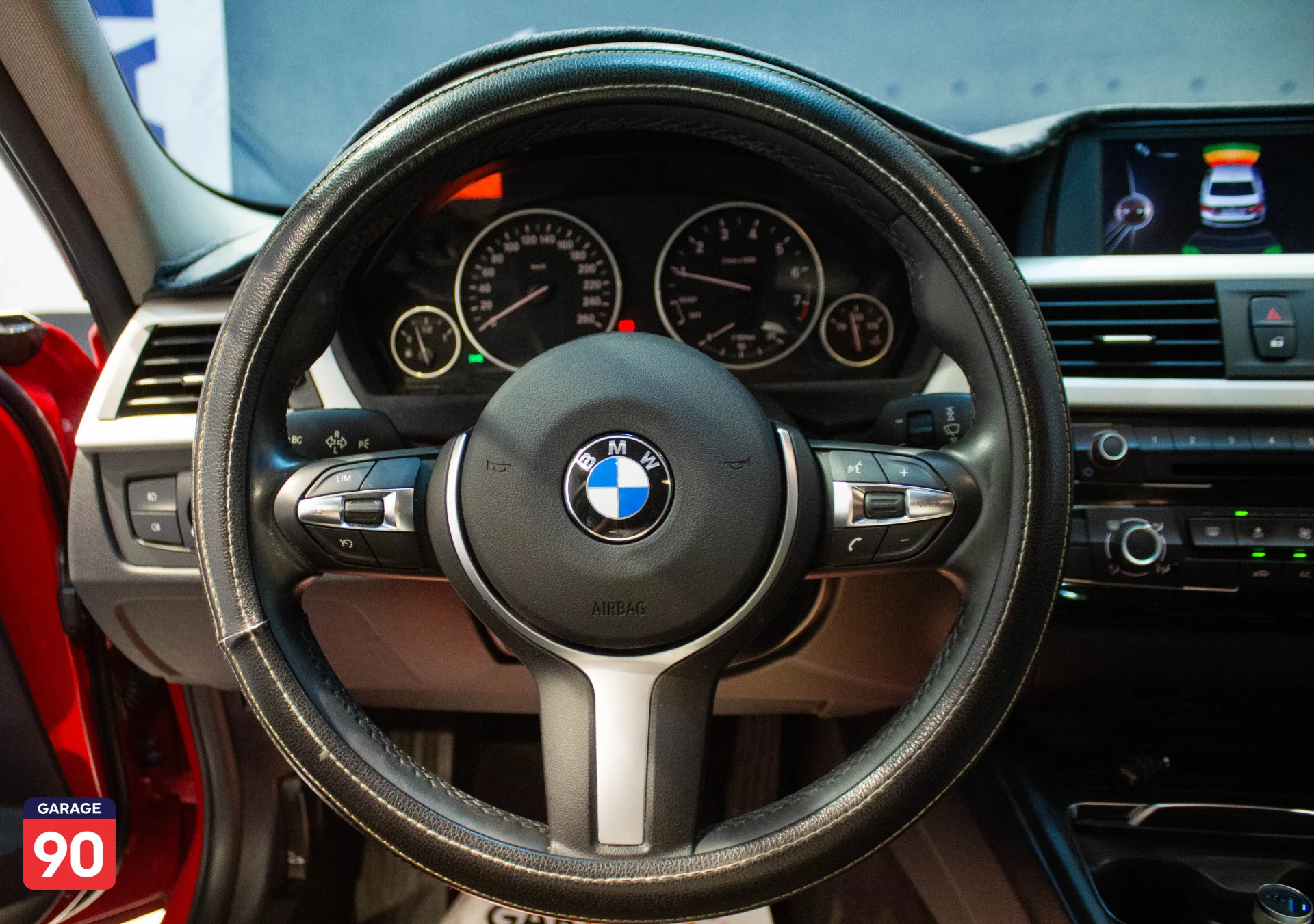 Bmw 318i Luxury Import 2016 - صورة 14