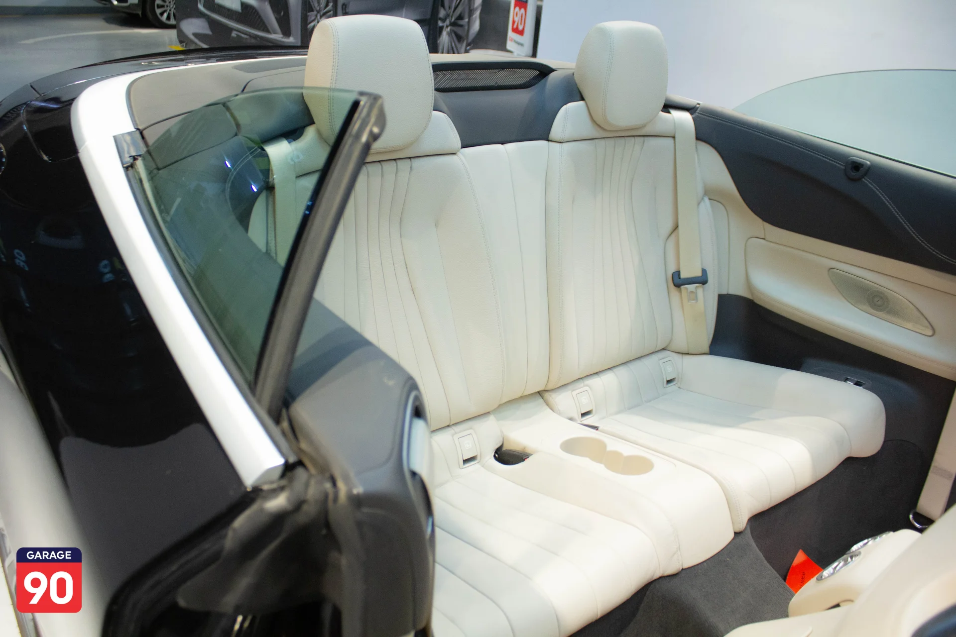 Mercedes E200 Cabriolet AMG Import 2021 - صورة 19