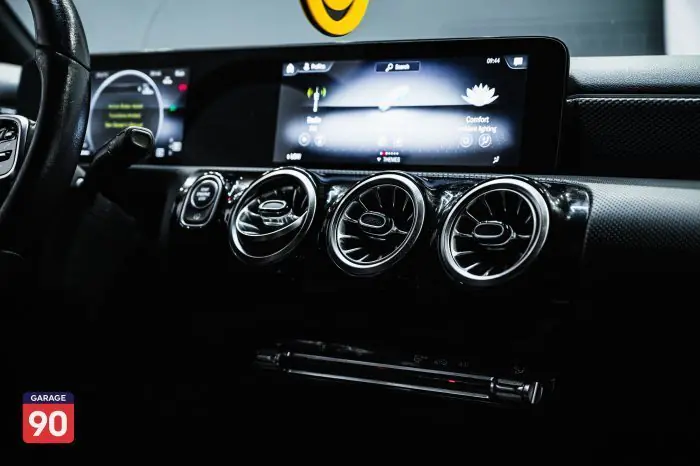 Mercedes-Benz A180 2021 - صورة 16