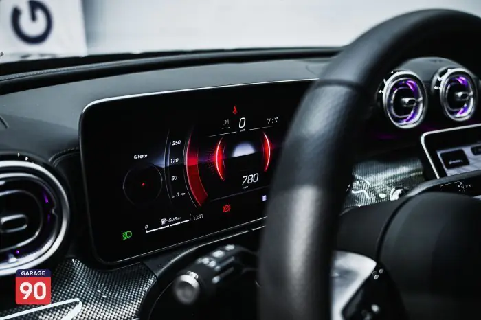 Mercedes-Benz C180 2023 - صورة 12