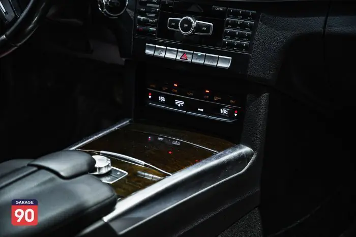 Mercedes-Benz E200 2015 - صورة 15