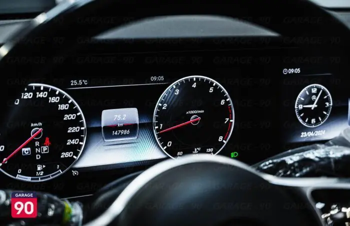 Mercedes-Benz E200 2020 - صورة 12