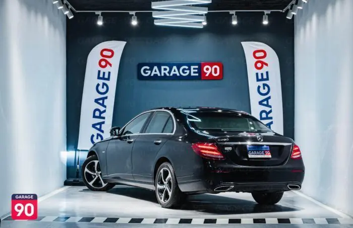 Mercedes-Benz E200 2020 - صورة 6