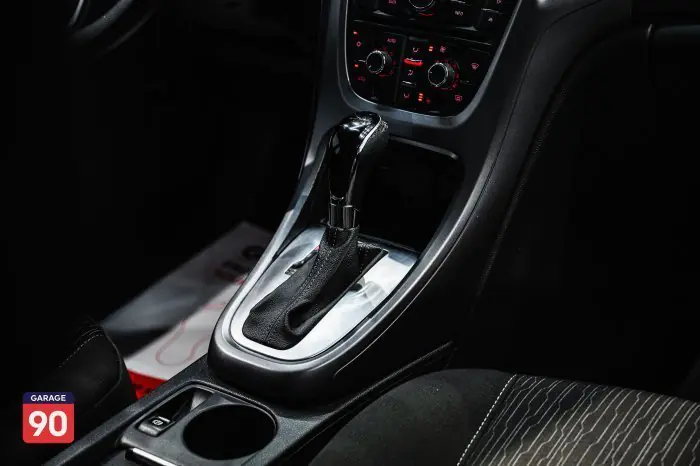Opel Astra 2021 - صورة 14