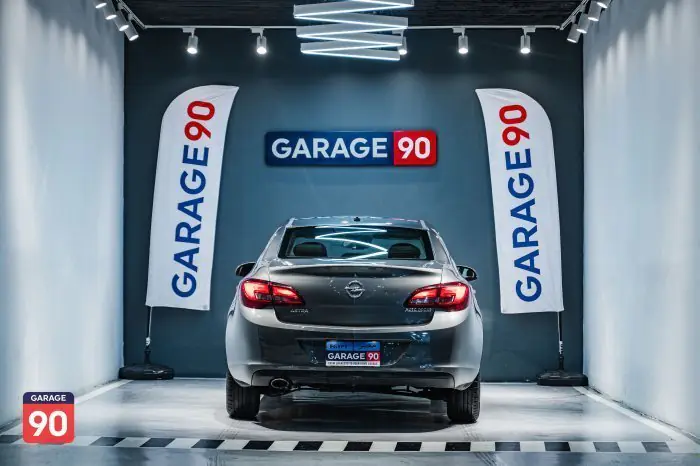 Opel Astra 2021 - صورة 4