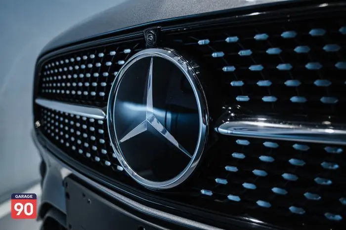 Mercedes-Benz E300 2021 - صورة 9