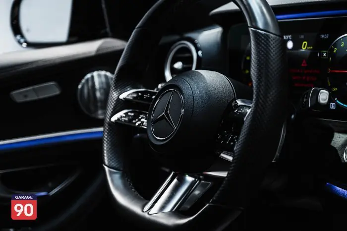 Mercedes-Benz E300 2021 - صورة 20