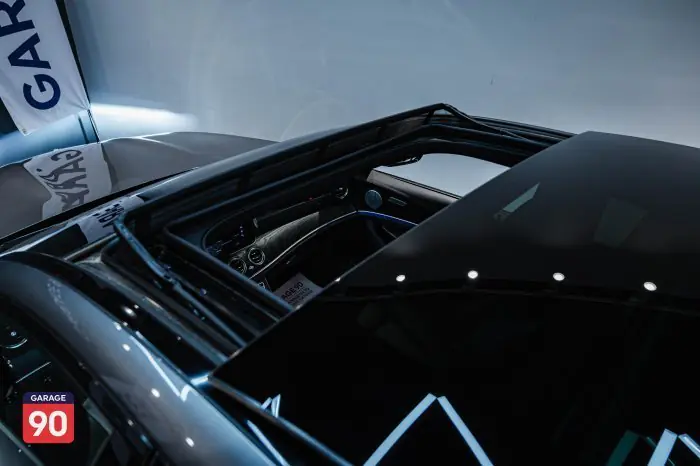 Mercedes-Benz E300 2021 - صورة 14