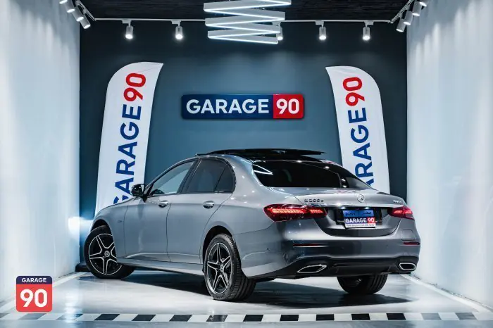 Mercedes-Benz E300 2021 - صورة 6