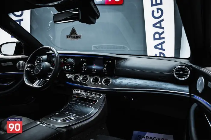 Mercedes-Benz E300 2021 - صورة 15