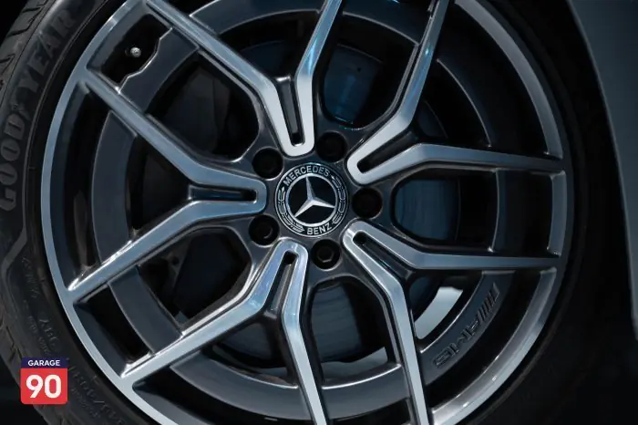Mercedes-Benz E300 2021 - صورة 15