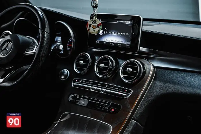 Mercedes-Benz GLC250 2018 - صورة 13