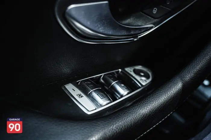 Mercedes-Benz E350 2018 - صورة 18