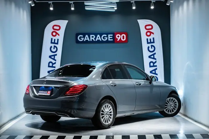 Mercedes-Benz C180 2018 - صورة 6